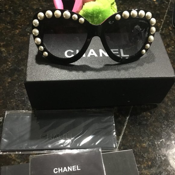 Chanel Pearl Black Runway Sunglasses Rare. In original case and box.
